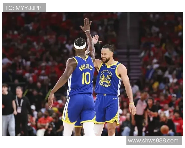 勇士队与老鹰队激战四节2018年12月4日NBA精彩回顾与分析