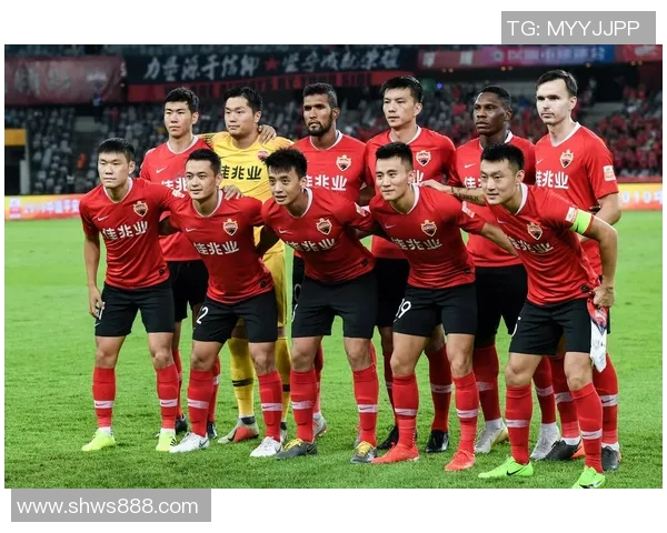 中超激战深圳佳兆业主场迎战山东鲁能全力争胜之战 中超激战深圳佳兆业主场迎战山东鲁能全力争胜之战